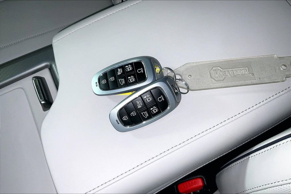 Used 2025 Hyundai Palisade Calligraphy image 14