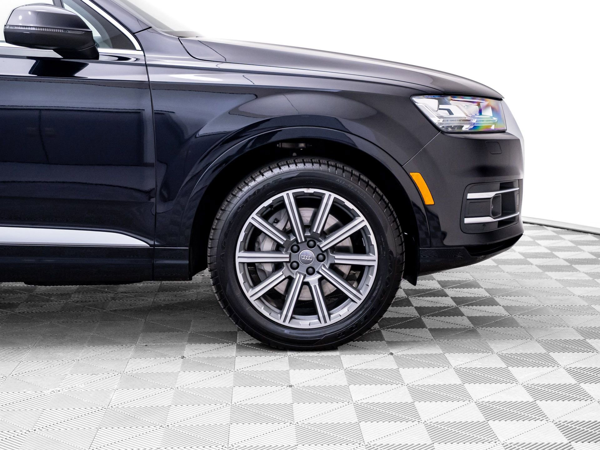 Used 2017 Audi Q7 3.0T Prestige w/ Prestige Package image 32