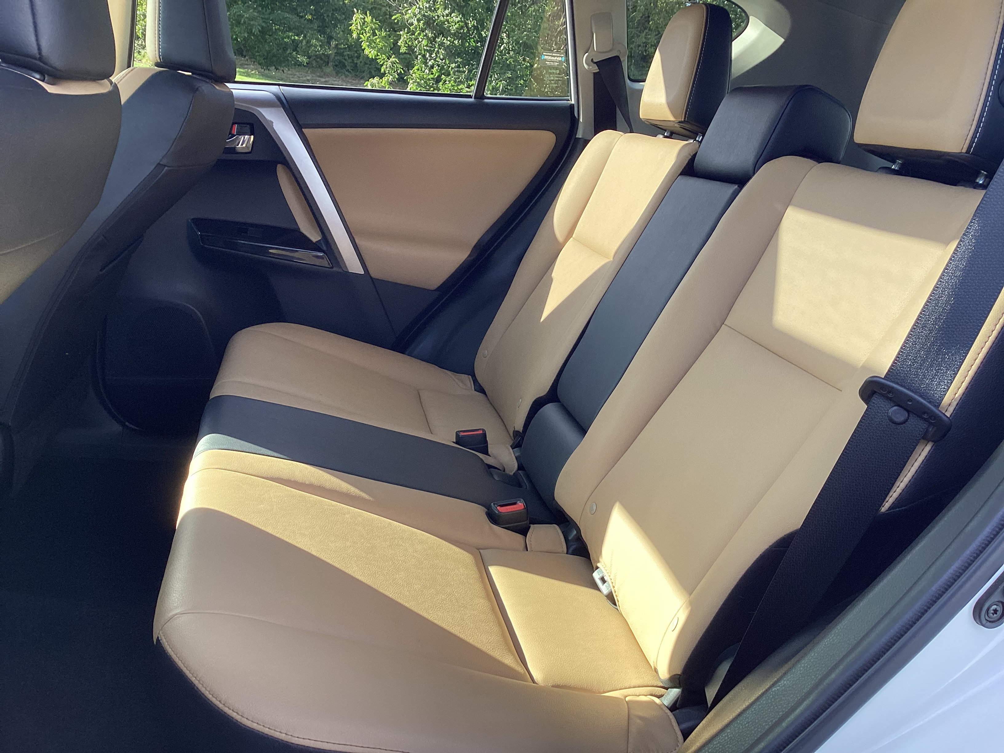 Used 2016 Toyota RAV4 Limited AWD/4WD image 6