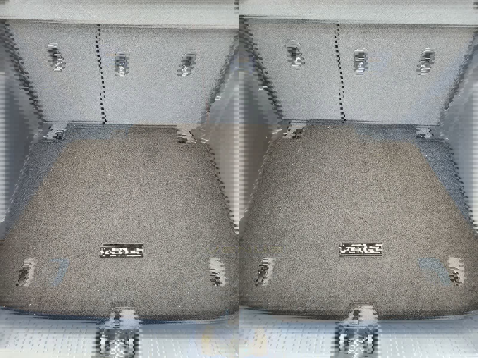 Used 2025 Hyundai Venue Limited image 30