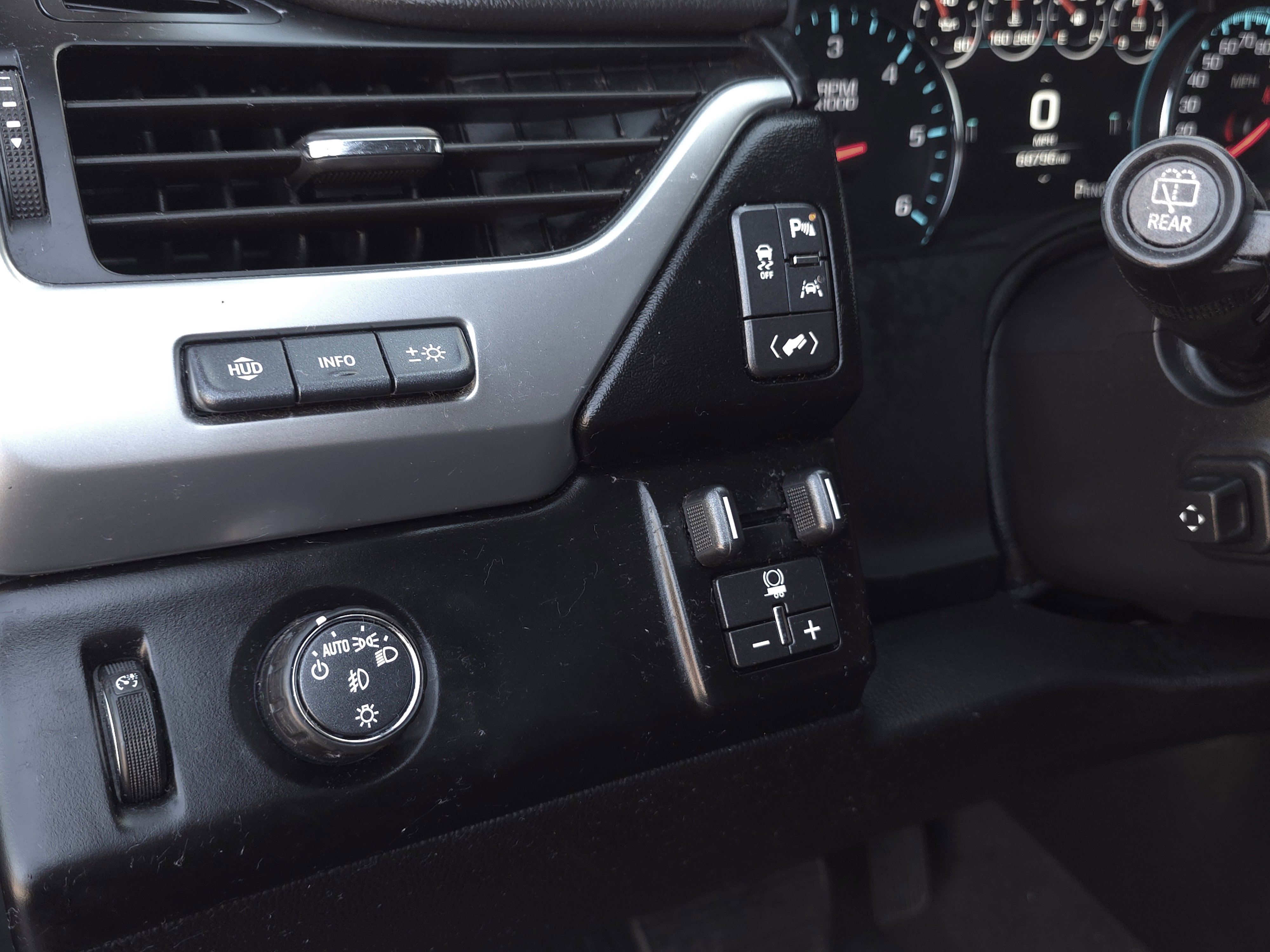 Used 2020 Chevrolet Tahoe Premier w/ RST 6.2L Performance Edition image 28