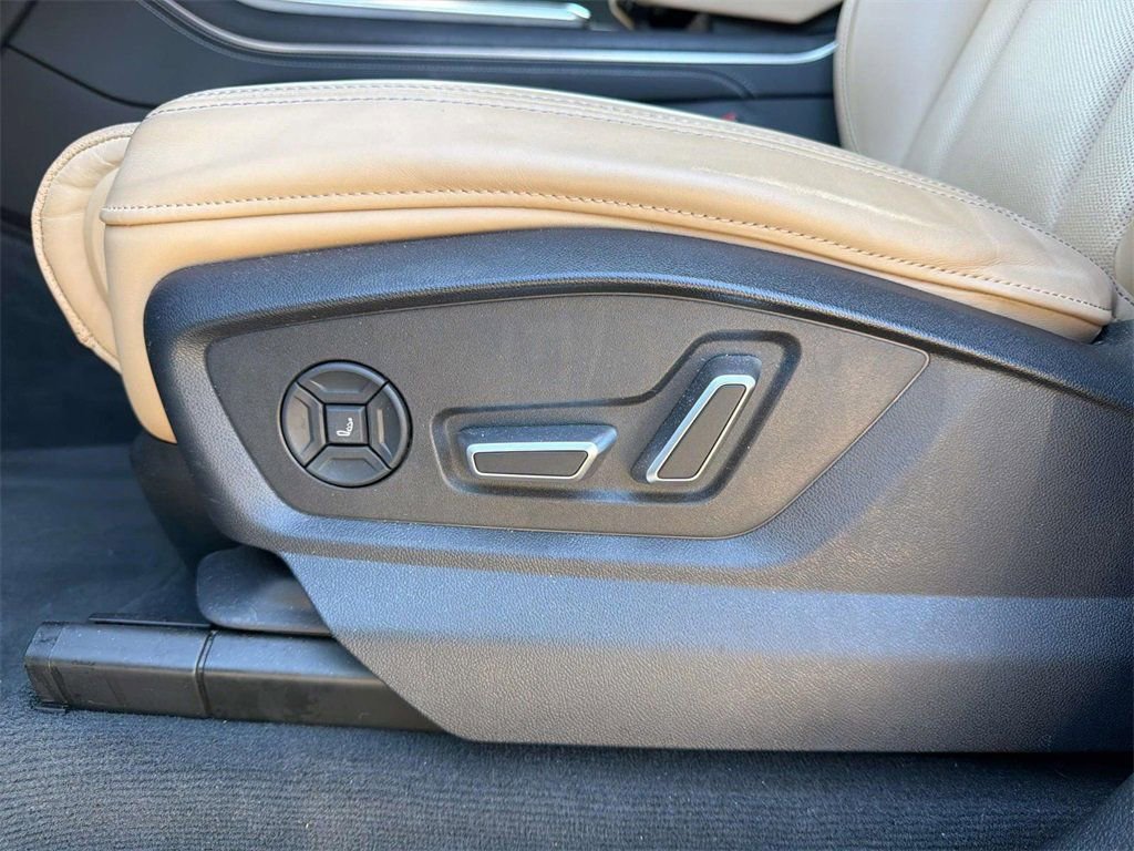 Used 2025 Audi Q8 Prestige image 8