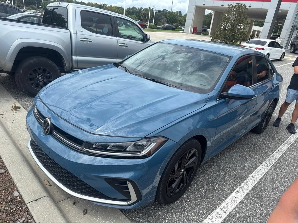 Used 2025 Volkswagen Jetta SE