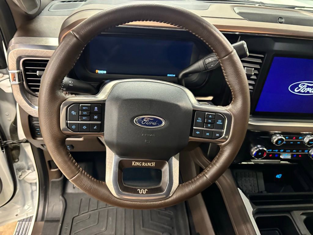 Used 2025 Ford F350 King Ranch w/ FX4 Off-Road Package image 16