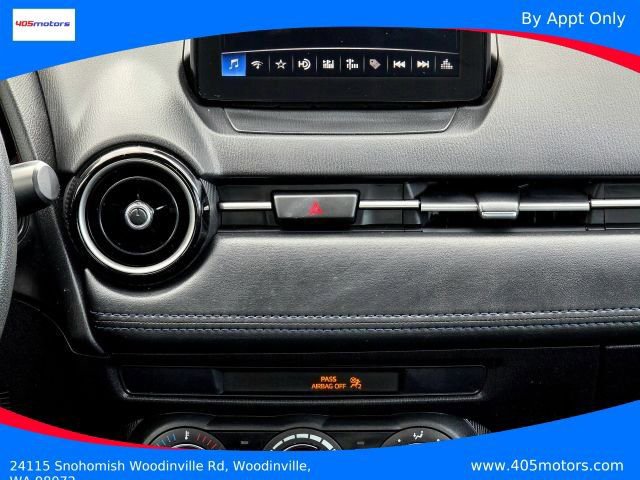 Used 2019 Toyota Yaris LE image 18