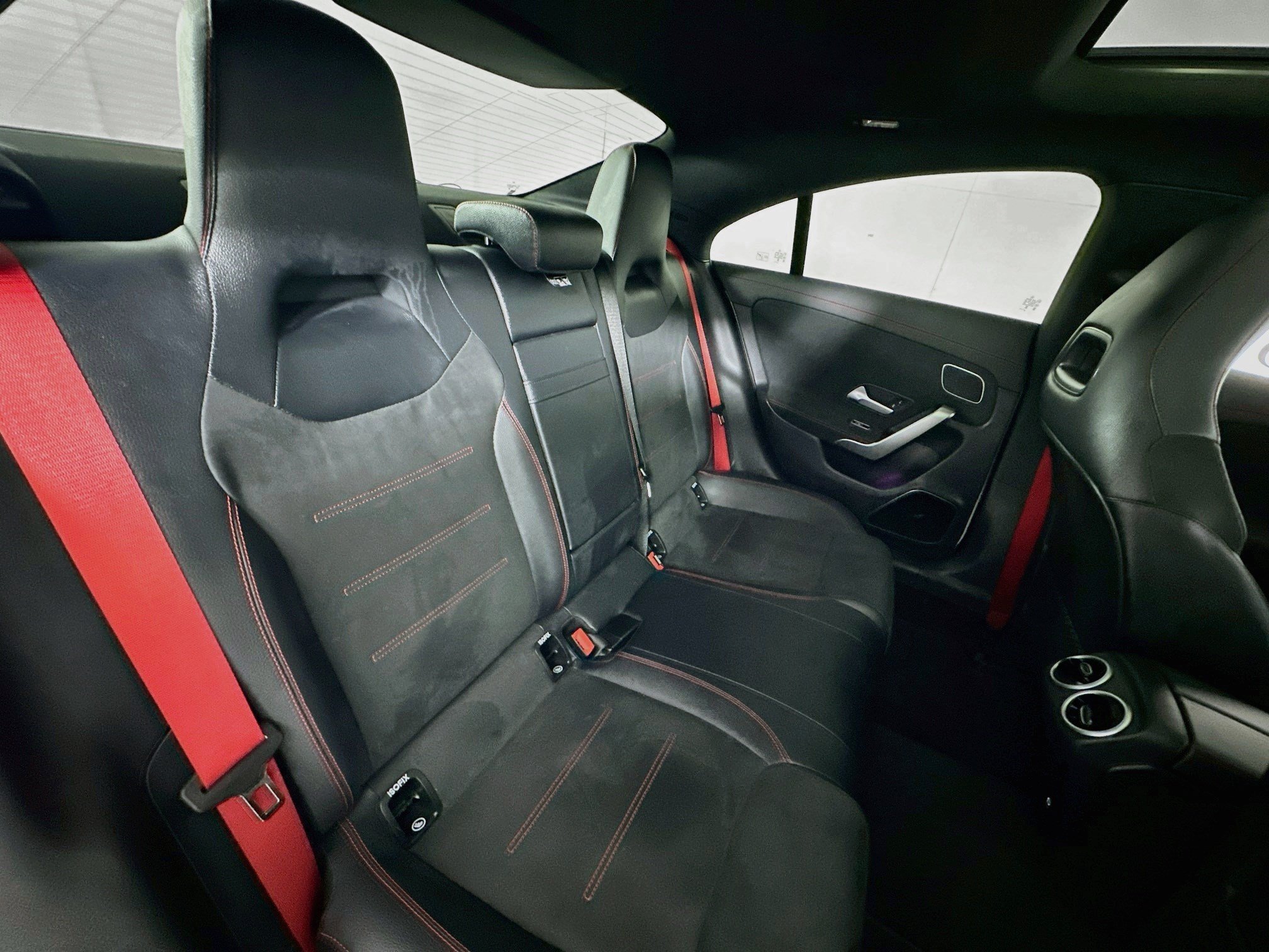 Used 2025 Mercedes-Benz CLA 35 AMG 4MATIC image 28