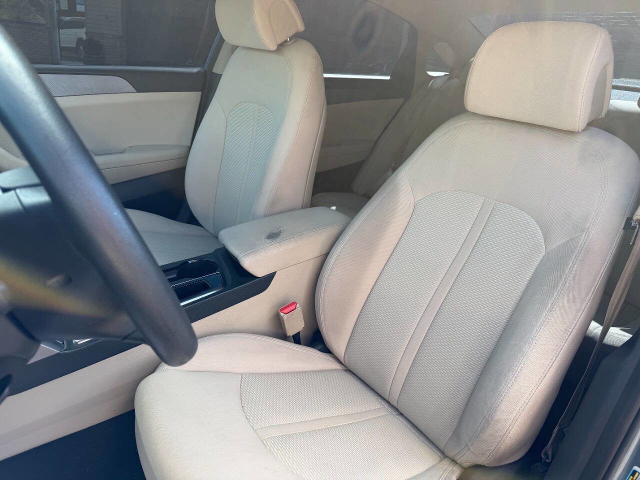 Used 2017 Hyundai Sonata SE w/ Cargo Package FWD image 16