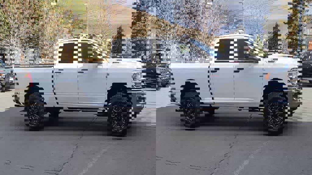 Used 2022 RAM 2500 Tradesman image 2