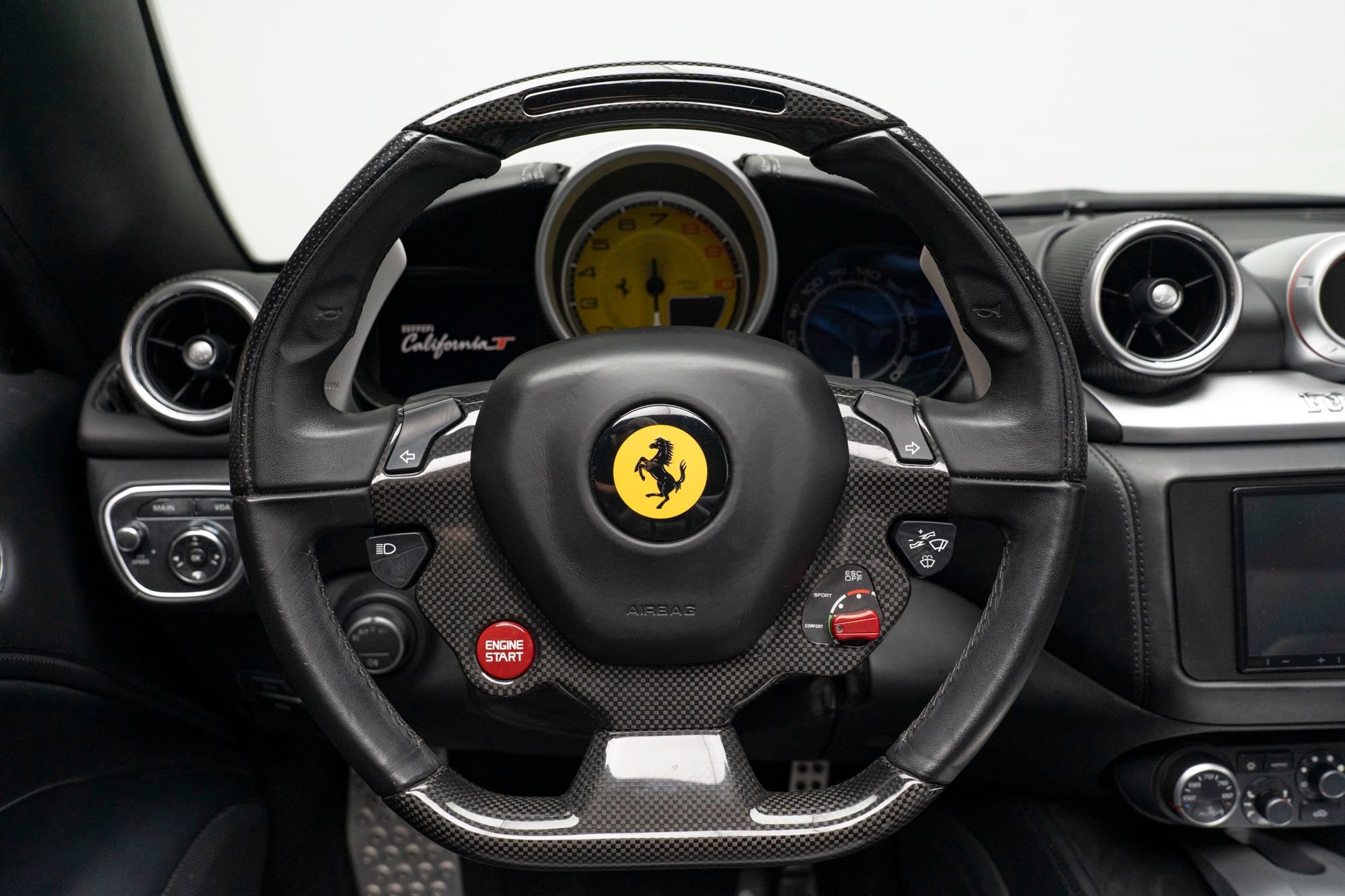 Used 2016 Ferrari California T RWD image 25