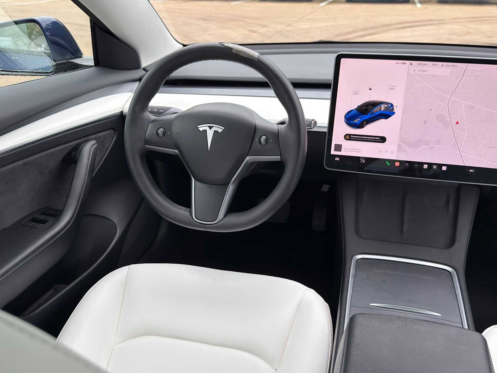 Used 2023 Tesla Model 3 Standard Range image 18