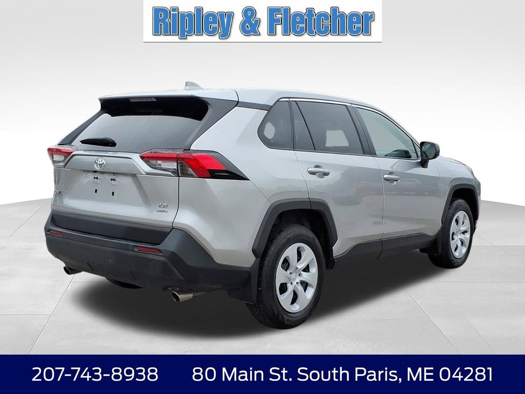 Used 2024 Toyota RAV4 LE AWD/4WD image 6