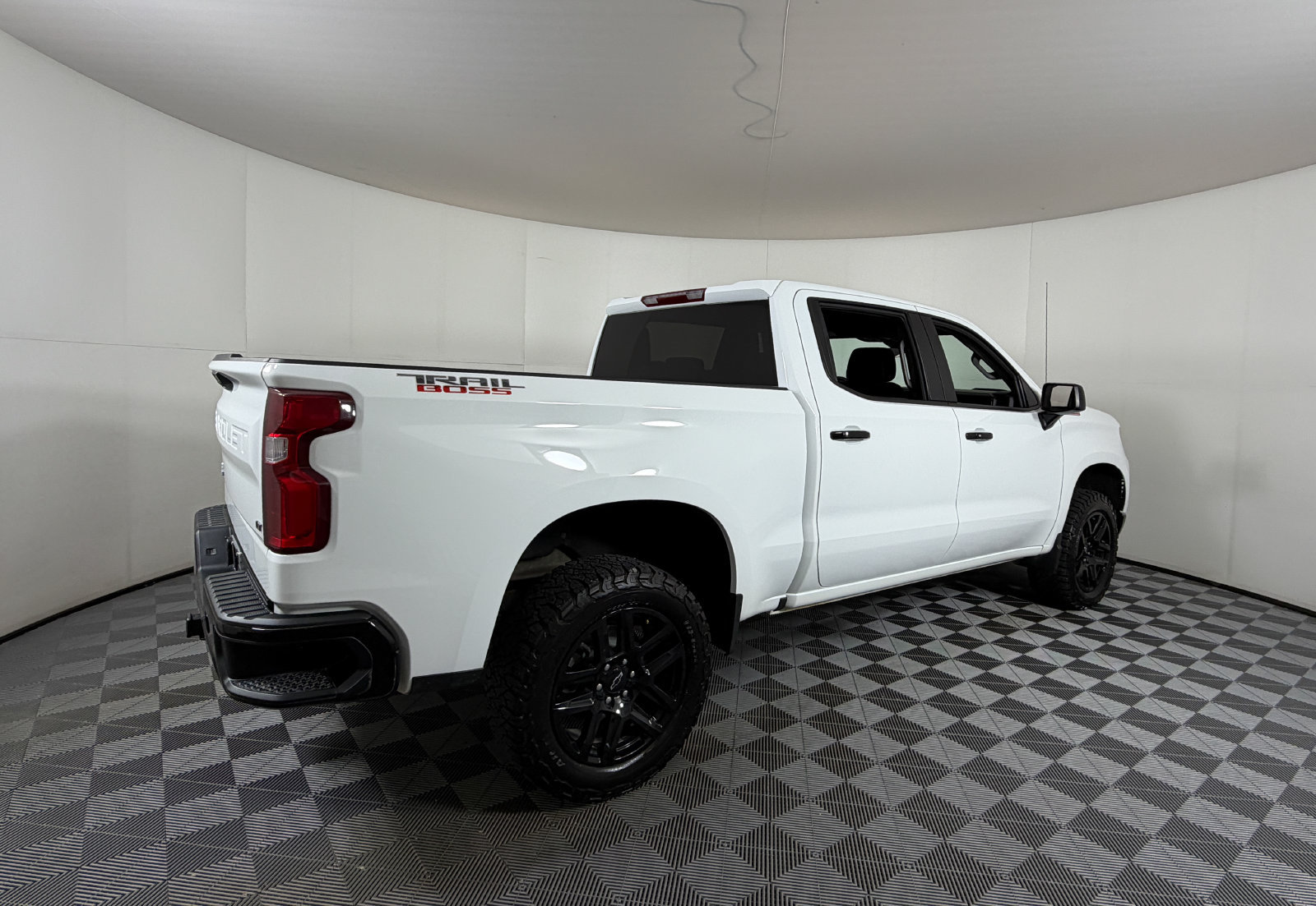 Used 2025 Chevrolet Silverado 1500 LT Trail Boss w/ Protection Package AWD/4WD image 4