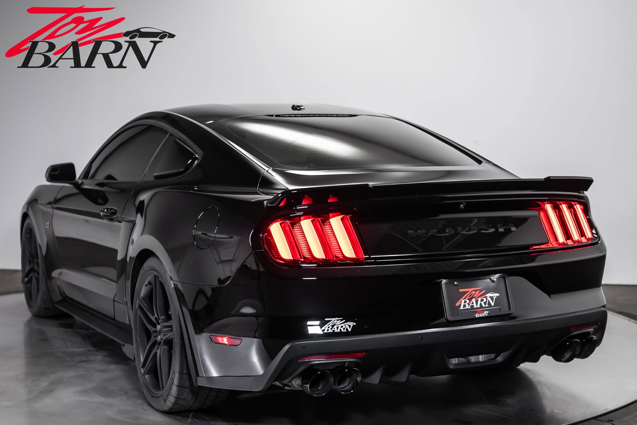 Used 2016 Ford Mustang GT Premium w/ GT Performance Package RWD image 12