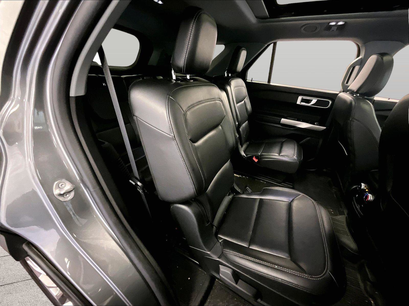 Used 2023 Ford Explorer XLT w/ Equipment Group 202A image 26