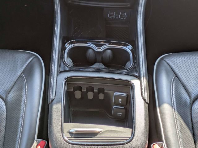 Used 2025 Chrysler Pacifica Limited image 22