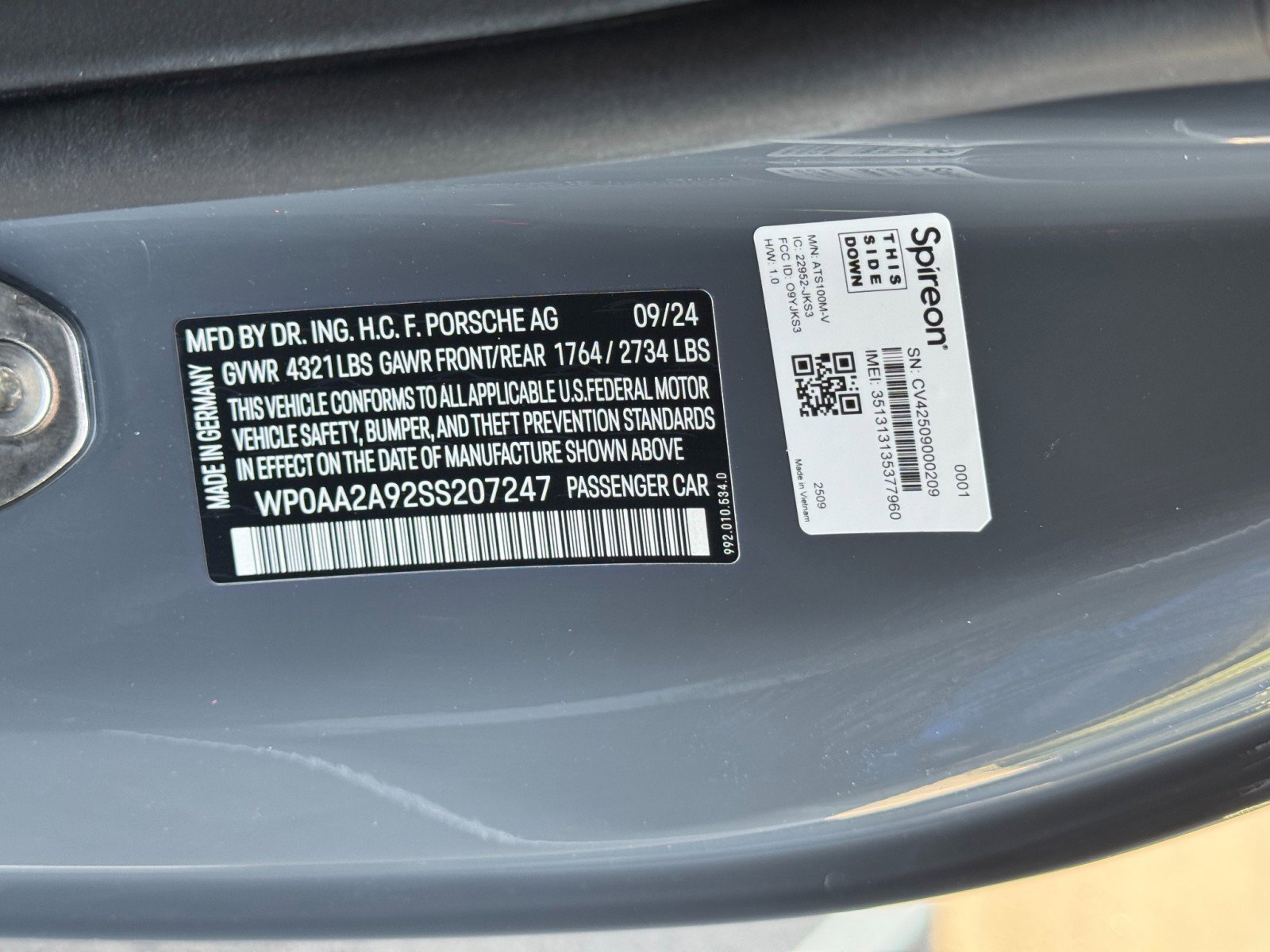 Used 2025 Porsche 911 Carrera w/ Premium Package RWD image 42