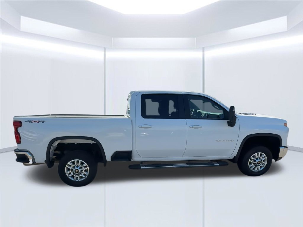 Used 2025 Chevrolet Silverado 2500 LT w/ Convenience Package AWD/4WD image 12