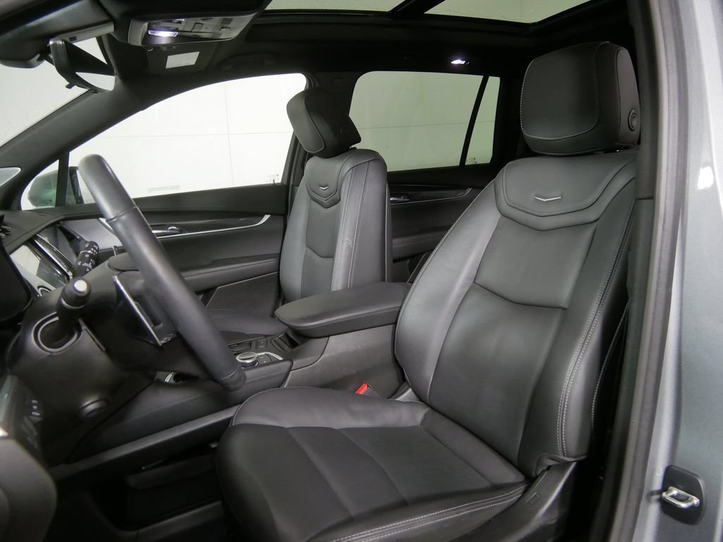 Used 2024 Cadillac XT6 Sport w/ Technology Package AWD/4WD image 12