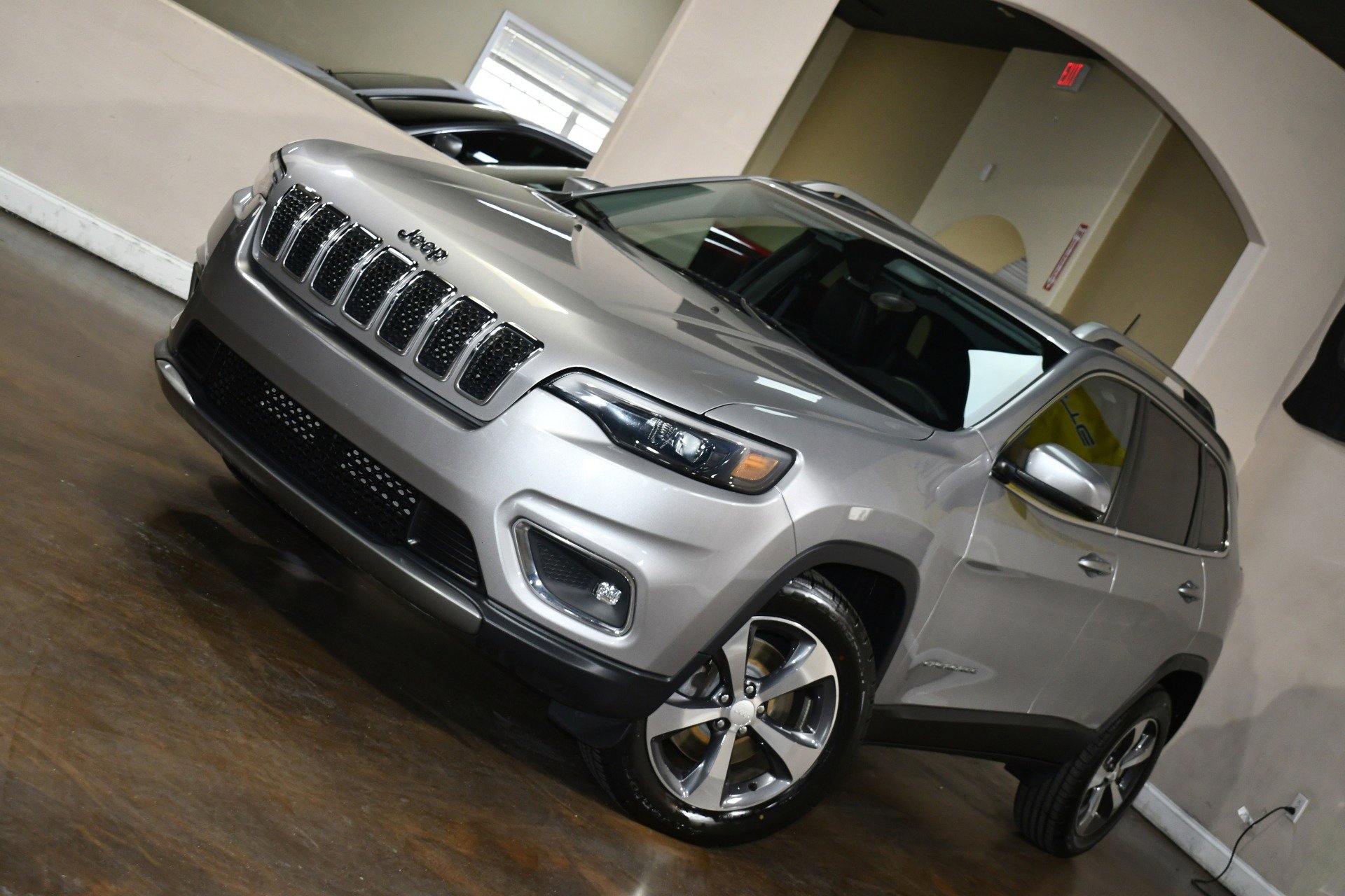 Used 2019 Jeep Cherokee Limited image 78