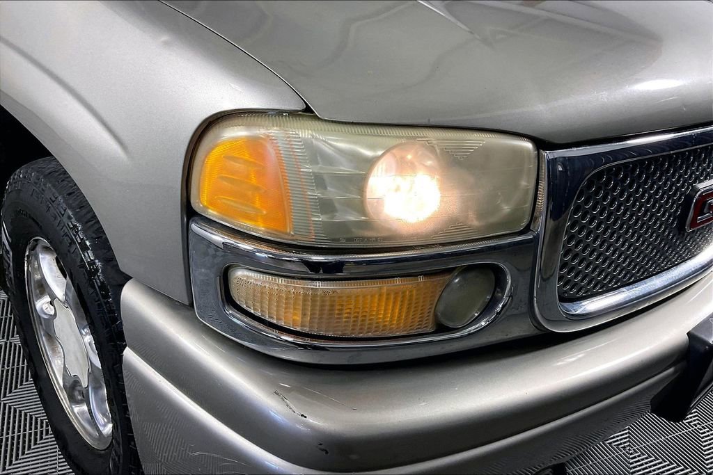 Used 2003 GMC Yukon XL Denali image 30