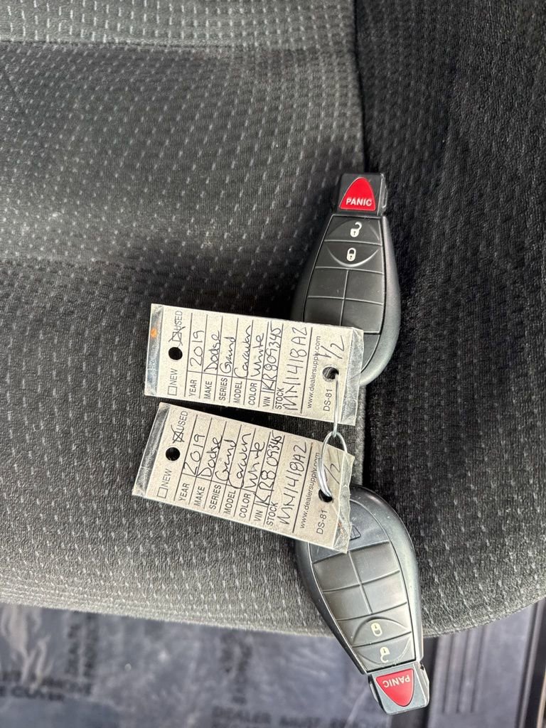 Used 2019 Dodge Grand Caravan SE w/ UConnect Hands-Free Group image 26