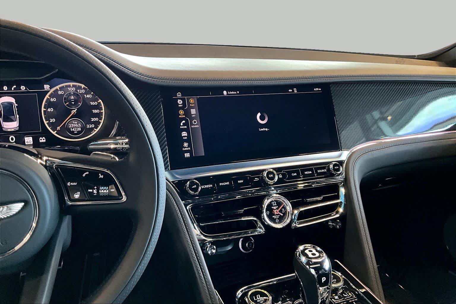 Used 2023 Bentley Flying Spur Plug-In Hybrid AWD/4WD image 7