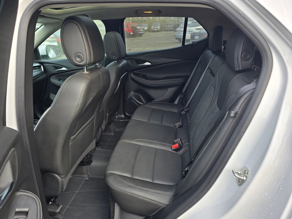 Used 2024 Buick Encore GX Avenir w/ Avenir Technology Package image 17