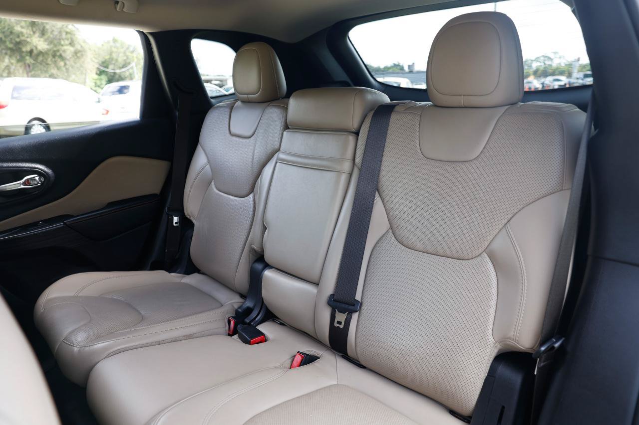 Used 2015 Jeep Cherokee Limited w/ Luxury Group FWD image 8