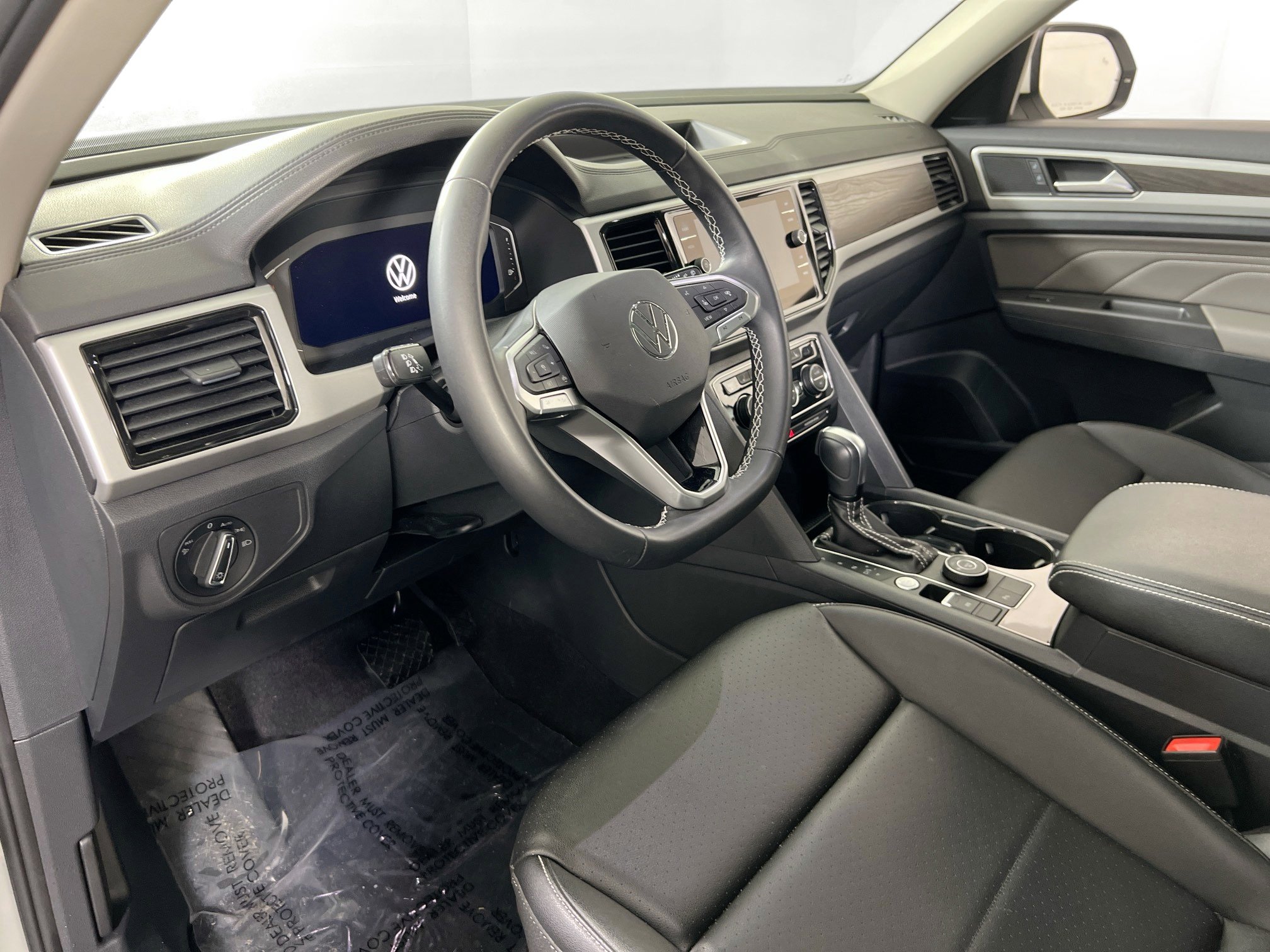 Used 2023 Volkswagen Atlas SE AWD/4WD image 9