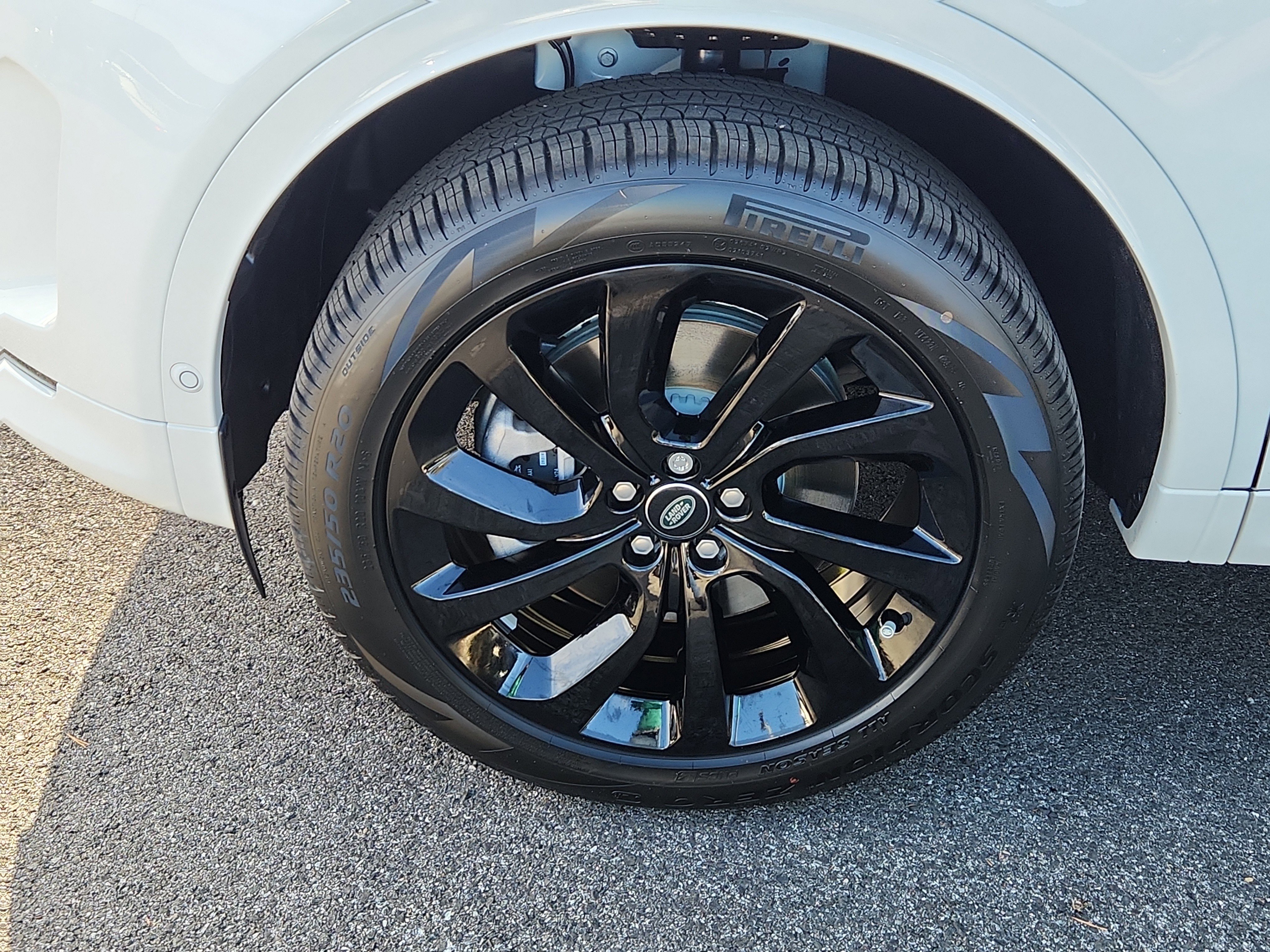 New 2025 Land Rover Discovery Sport S image 10