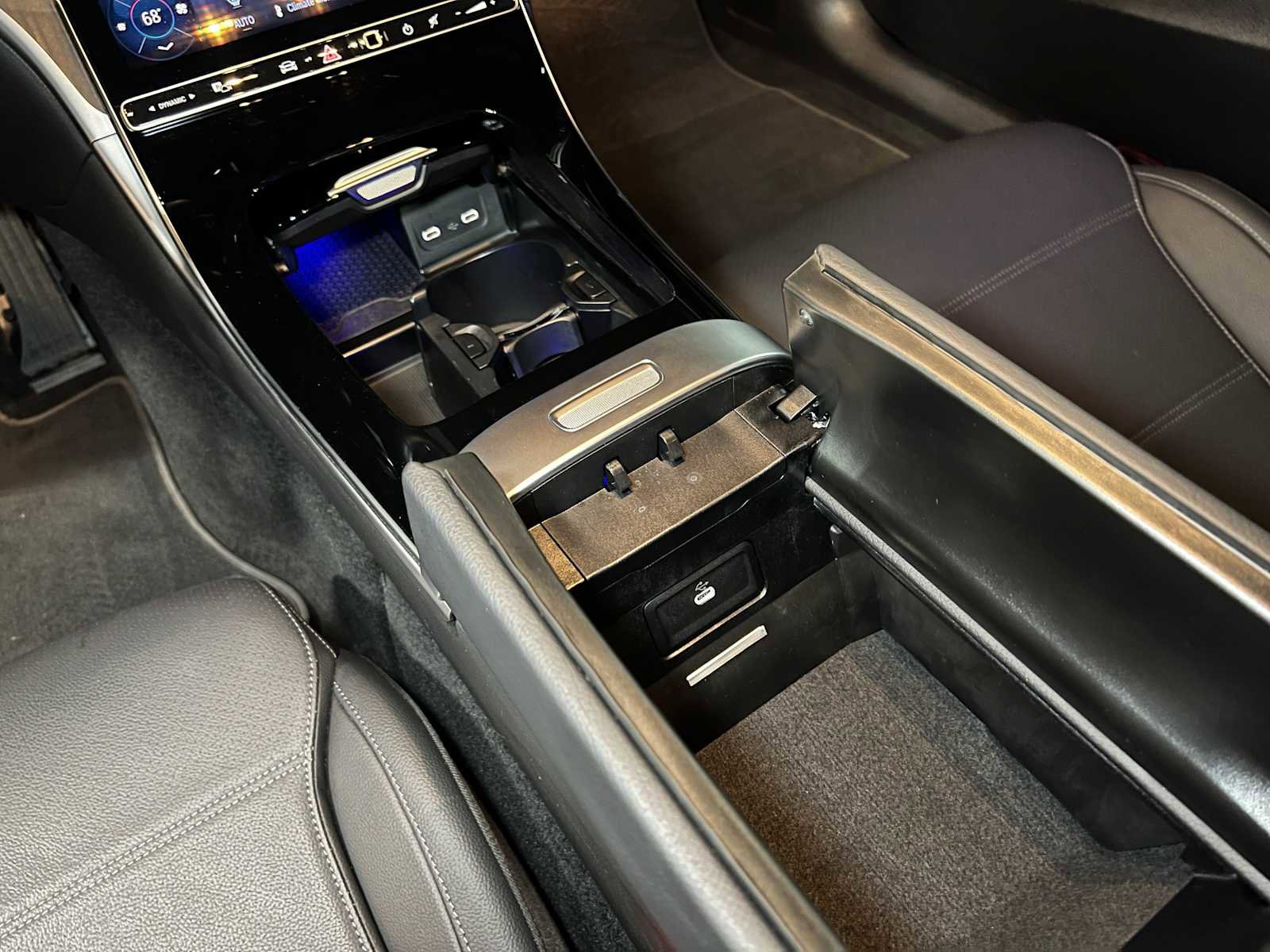 Used 2025 Mercedes-Benz C 300 4MATIC Sedan image 33