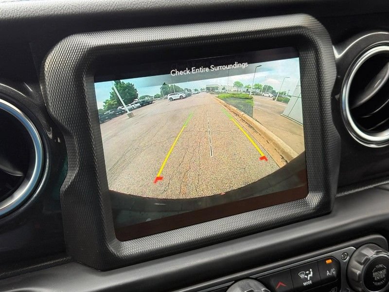 Used 2021 Jeep Wrangler Unlimited Sahara AWD/4WD image 26