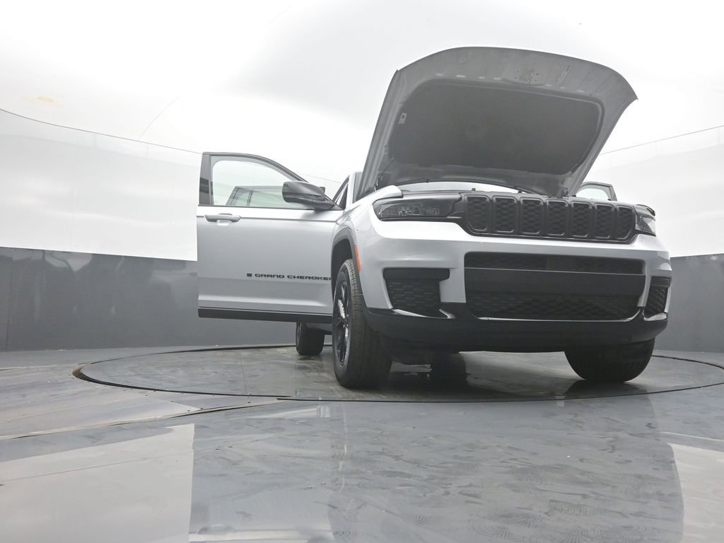 Used 2024 Jeep Grand Cherokee L Laredo image 60