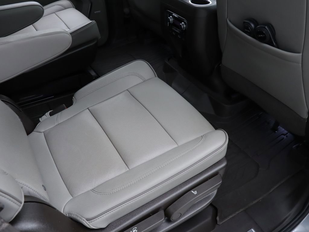 Used 2021 GMC Yukon SLT w/ SLT Premium Package AWD/4WD image 38