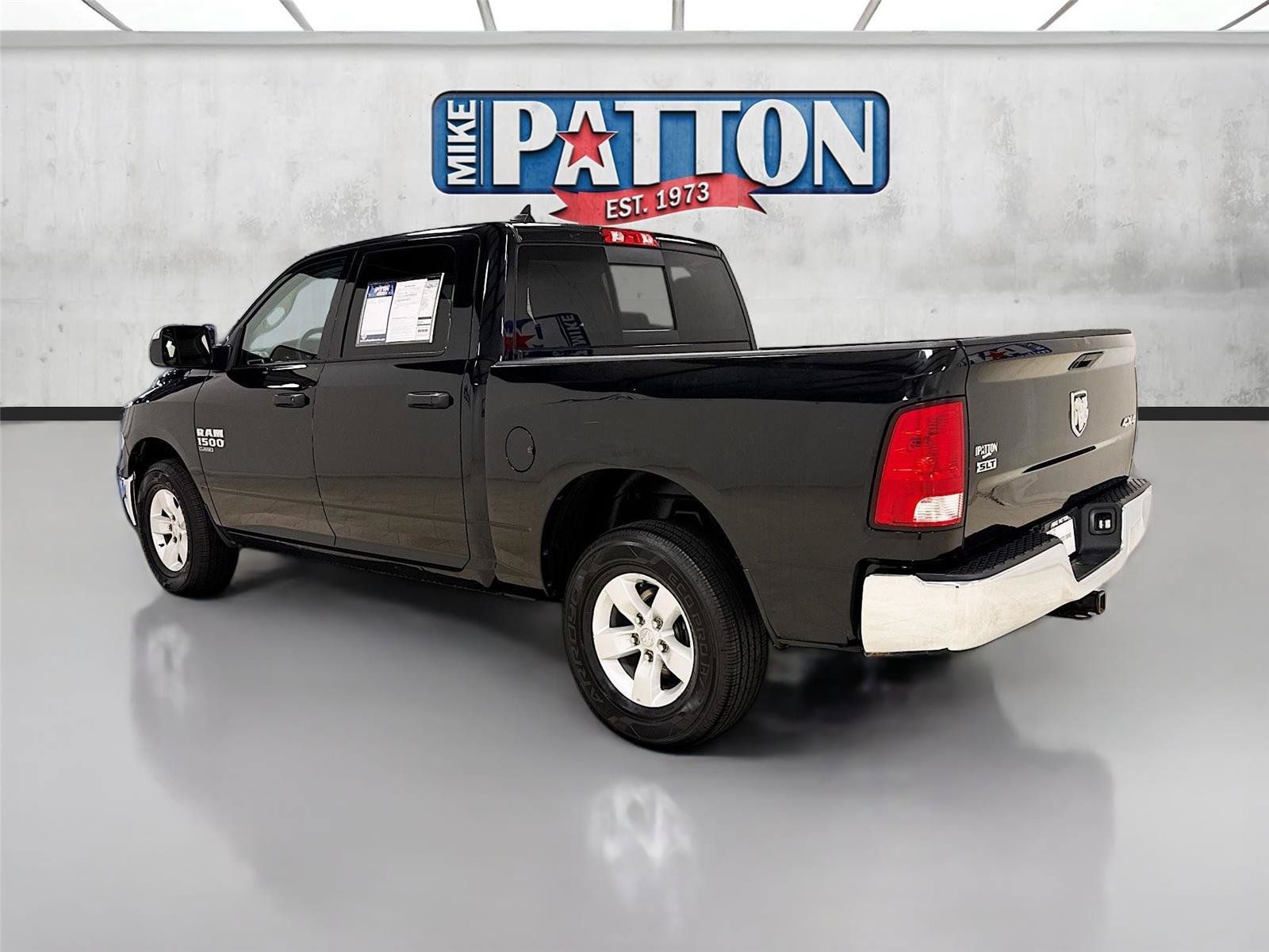 Used 2023 RAM 1500 Classic SLT w/ Trailer & Traction Group AWD/4WD image 5