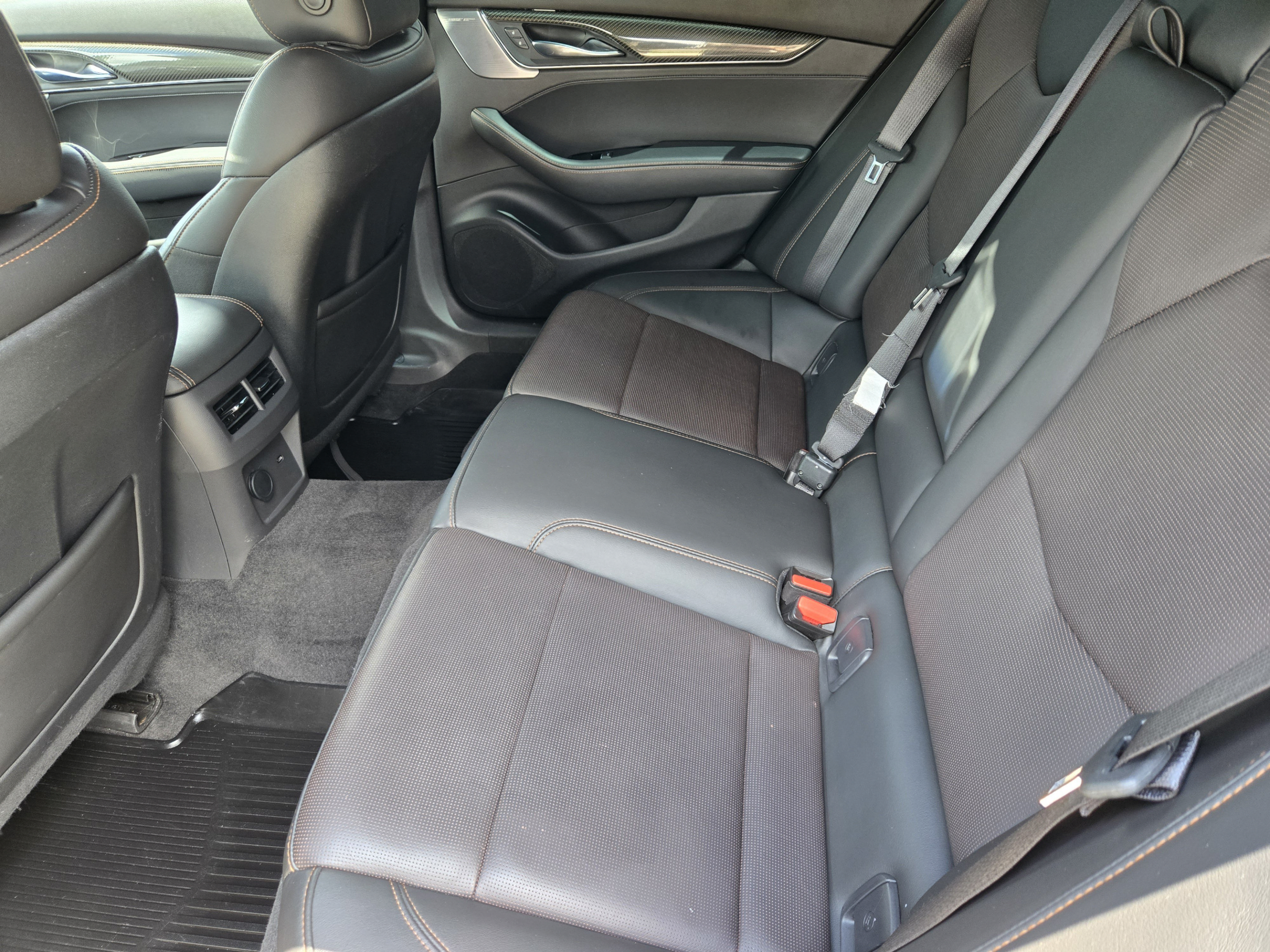 Used 2022 Cadillac CT5 V w/ Premium Package RWD image 31