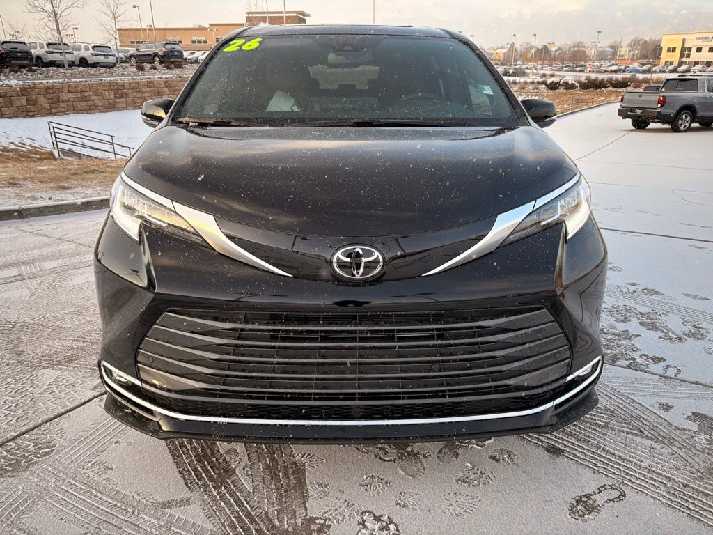 Used 2026 Toyota Sienna Limited image 2