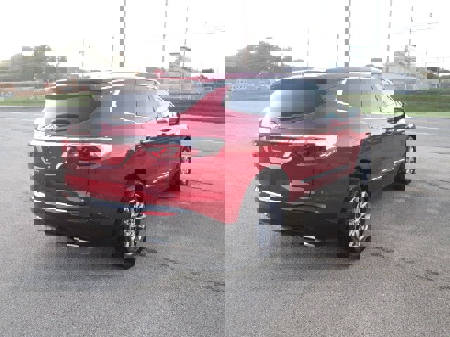 Used 2023 Buick Enclave Essence image 7