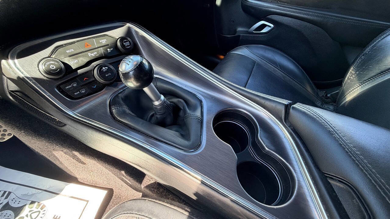 Used 2018 Dodge Challenger R/T Plus image 31