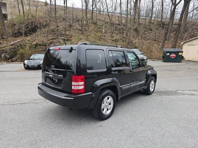 Used 2011 Jeep Liberty Sport w/ Popular Equipment Group image 3