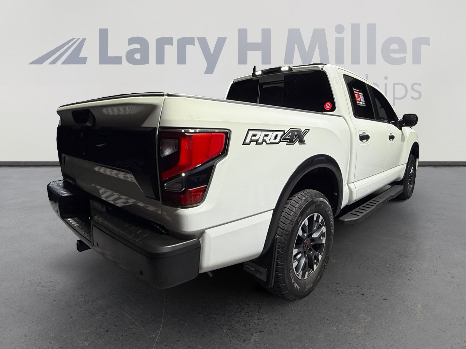 Certified 2024 Nissan Titan PRO-4X w/ Off Road Protection Package AWD/4WD image 5
