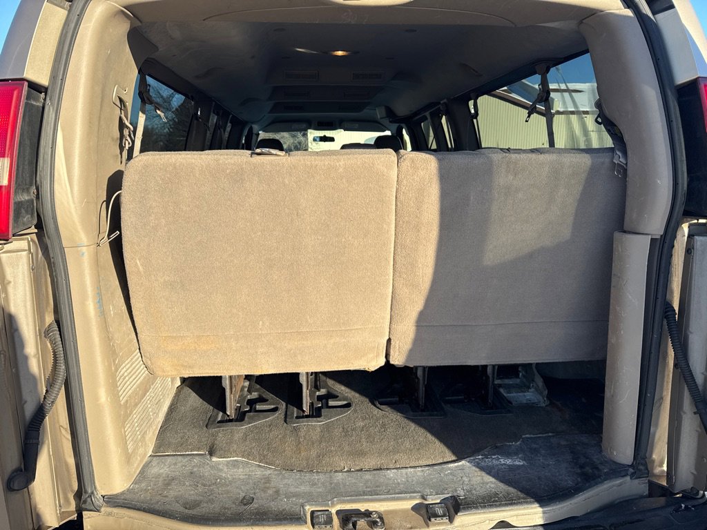 Used 2008 GMC Savana 3500 G3500 w/ LT Preferred Equipment Group image 13