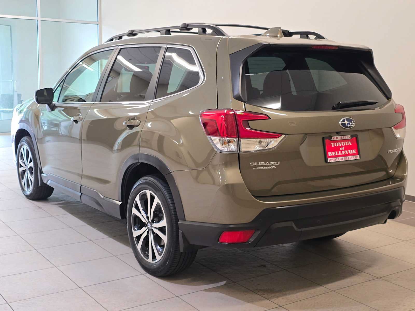 Used 2022 Subaru Forester Limited AWD/4WD image 4
