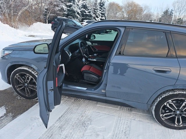 Used 2023 BMW X1 xDrive28i w/ Premium Package image 5