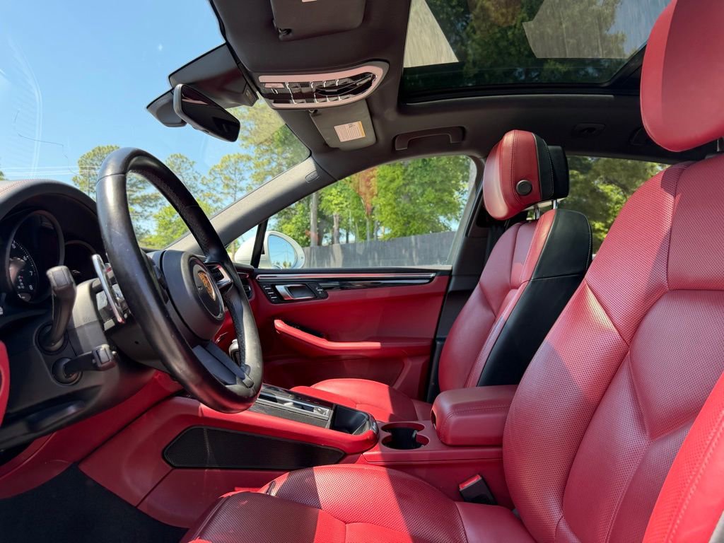 Used 2023 Porsche Macan AWD/4WD image 10