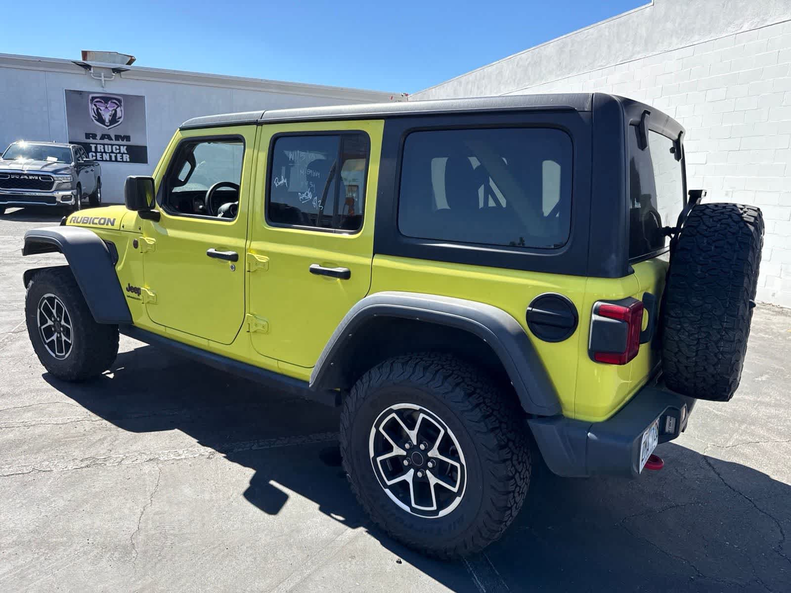 Used 2024 Jeep Wrangler Unlimited Rubicon AWD/4WD image 22