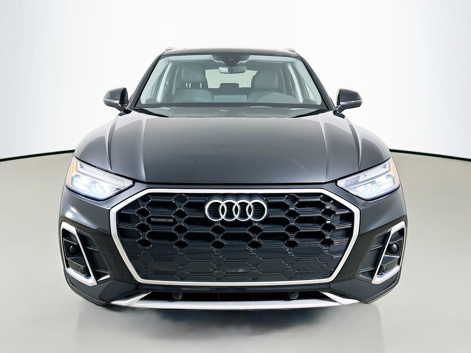 Used 2023 Audi Q5 2.0T Premium w/ Convenience Package AWD/4WD image 2