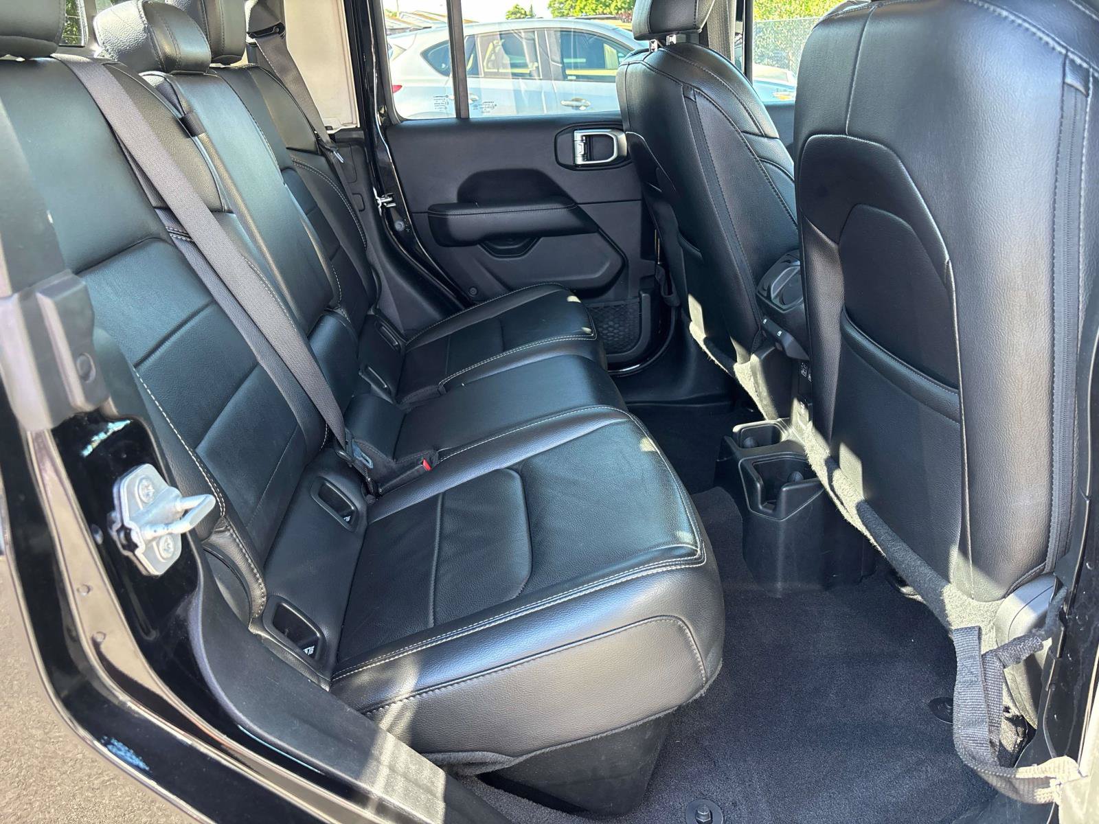 Used 2020 Jeep Gladiator Overland AWD/4WD image 11