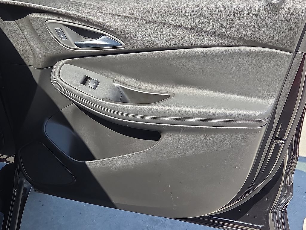 Used 2024 Buick Encore GX Avenir FWD image 15