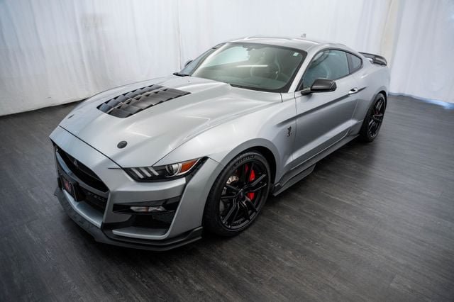 Used 2021 Ford Mustang Shelby GT500 w/ Technology Package RWD image 3